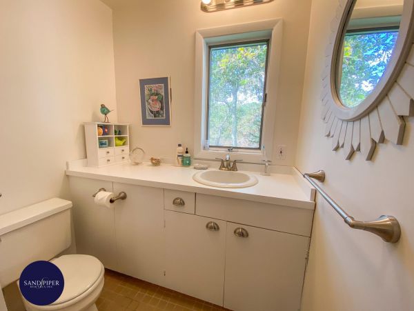 Cape Cod Home 995340