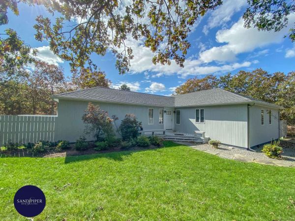 Cape Cod Home 995340