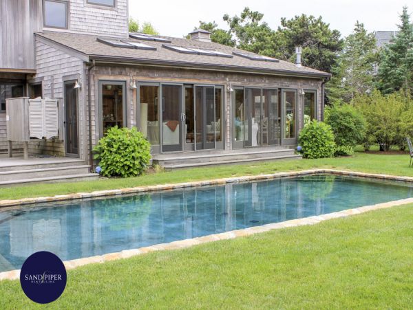 Cape Cod Home 995341