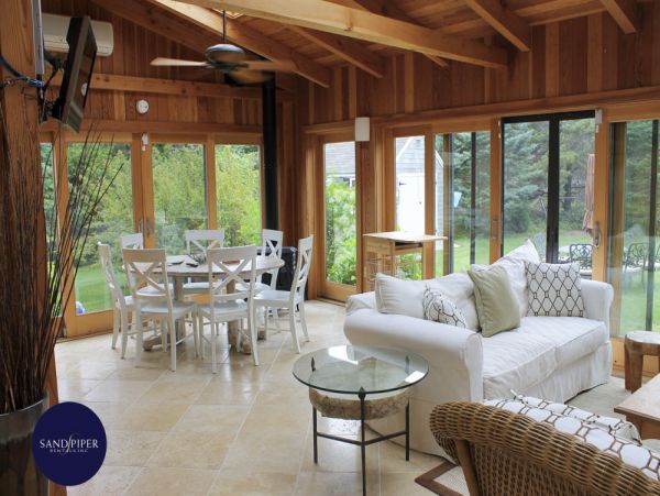 Cape Cod Home 995341