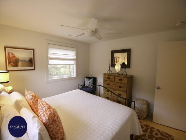 Cape Cod Home 995341