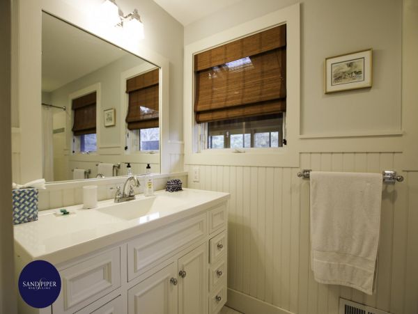 Cape Cod Home 995341