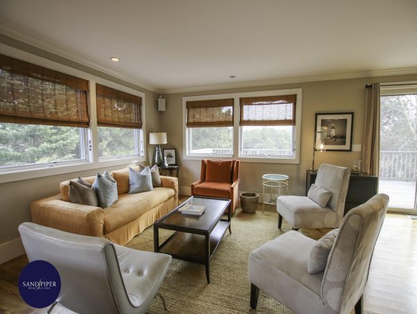 Cape Cod Home 995341