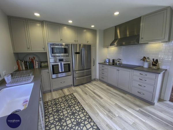 Cape Cod Home 995342