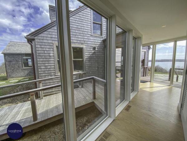 Cape Cod Home 995342