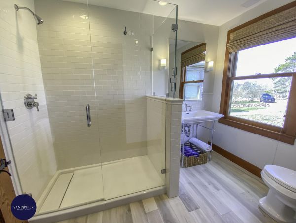 Cape Cod Home 995342