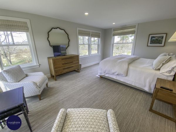 Cape Cod Home 995342