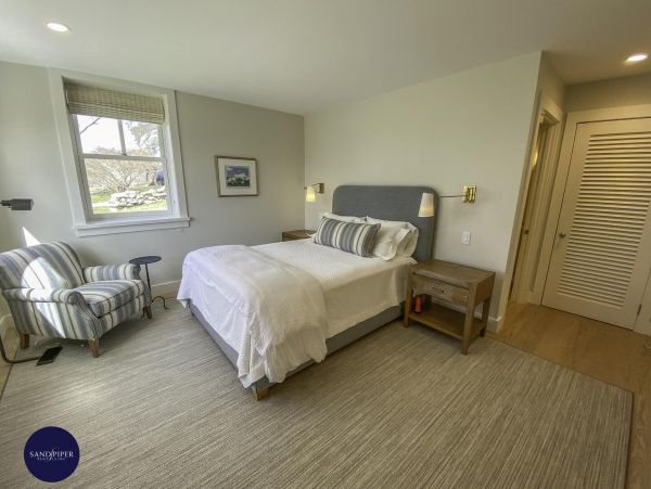 Cape Cod Home 995342
