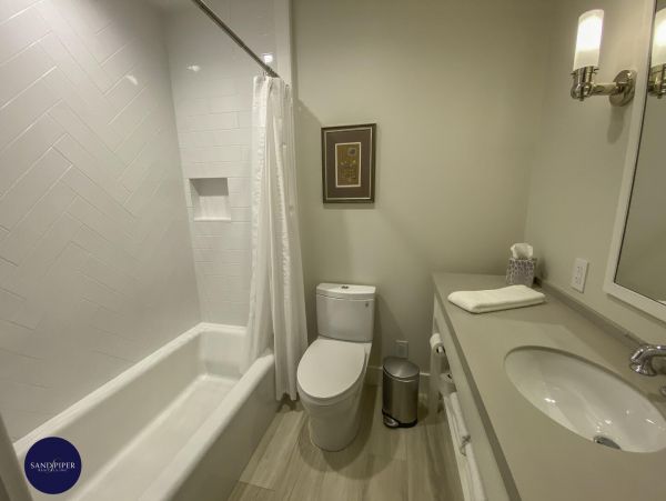 Cape Cod Home 995342