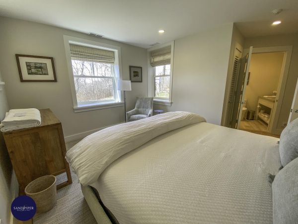 Cape Cod Home 995342