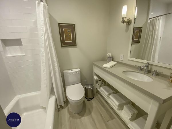 Cape Cod Home 995342