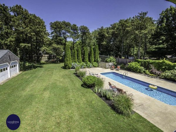 Cape Cod Home 995343