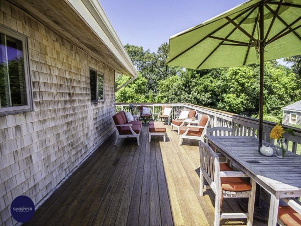 Cape Cod Home 995343
