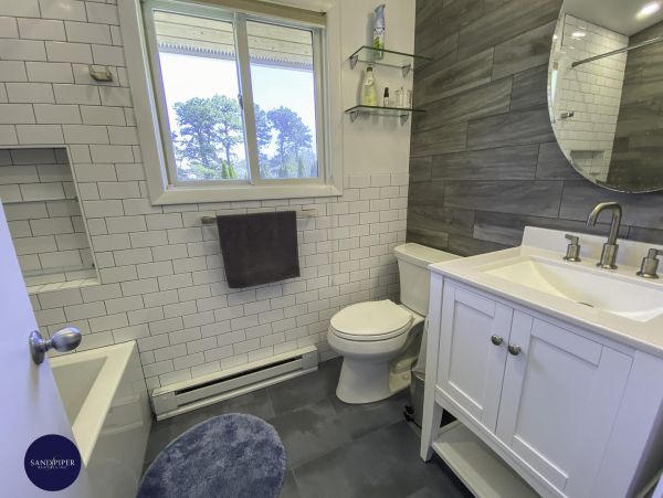 Cape Cod Home 995343