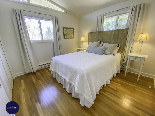 Cape Cod Home 995343