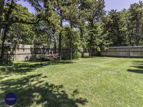 Cape Cod Home 995343