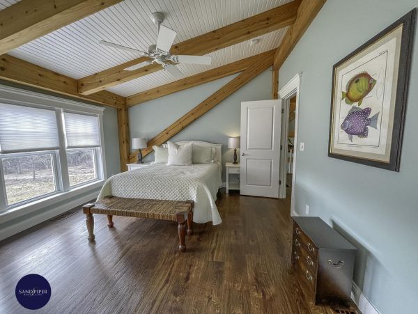 Cape Cod Home 995344
