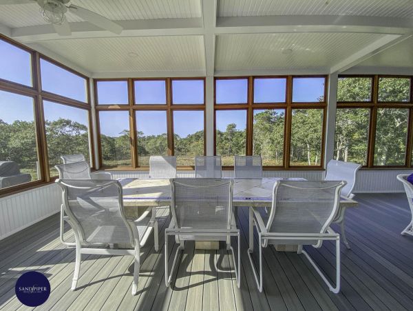 Cape Cod Home 995344