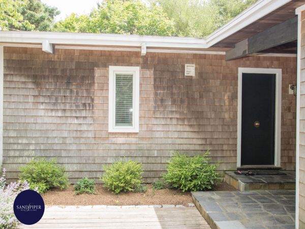 Cape Cod Home 995345