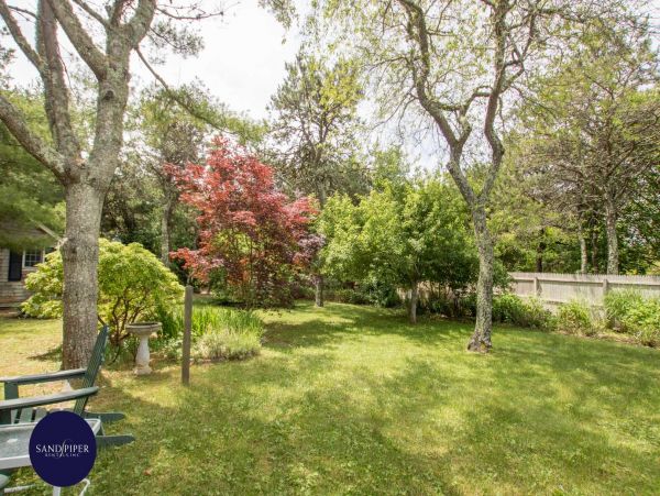 Cape Cod Home 995345