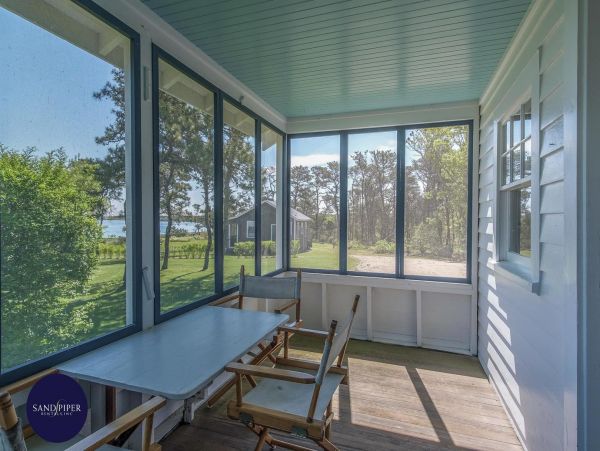 Cape Cod Home 995347