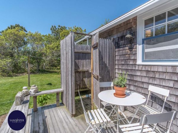 Cape Cod Home 995347