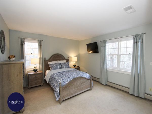 Cape Cod Home 995348