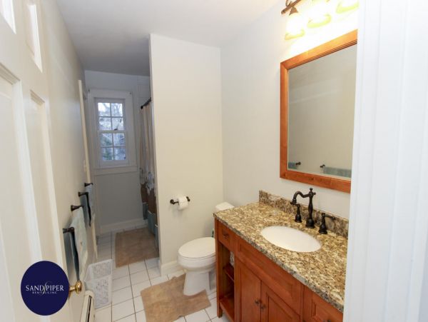 Cape Cod Home 995348