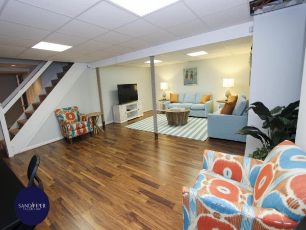 Cape Cod Home 995348
