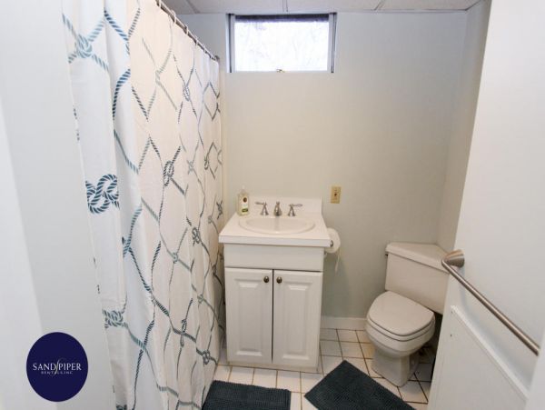 Cape Cod Home 995348