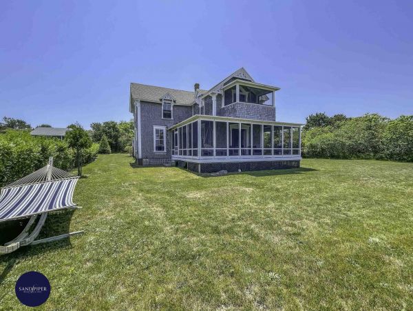 Cape Cod Home 995349