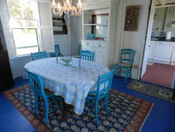 Cape Cod Home 995349