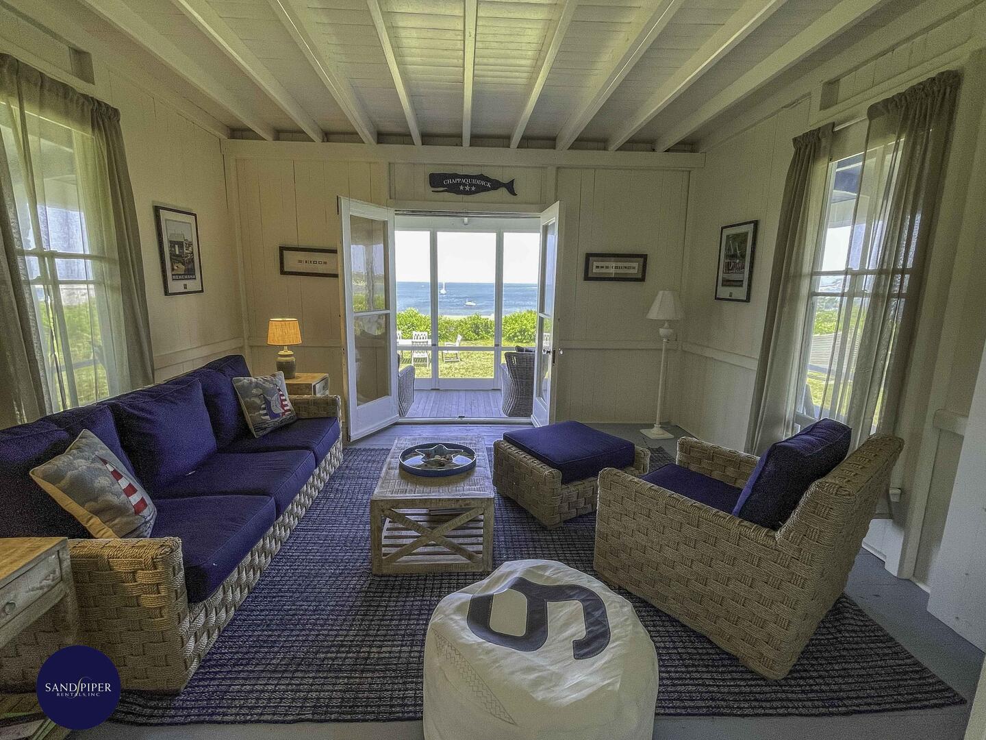 Cape Cod Home 995349