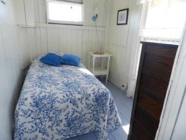 Cape Cod Home 995349