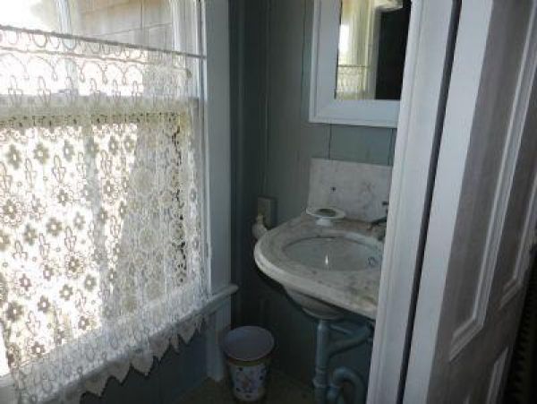 Cape Cod Home 995349