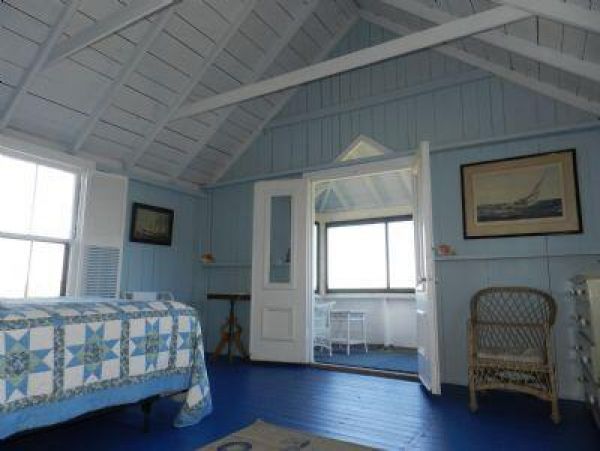 Cape Cod Home 995349