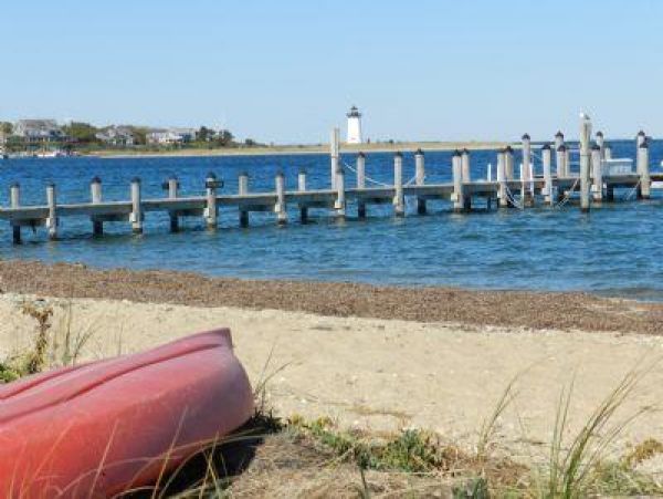 Cape Cod Home 995349