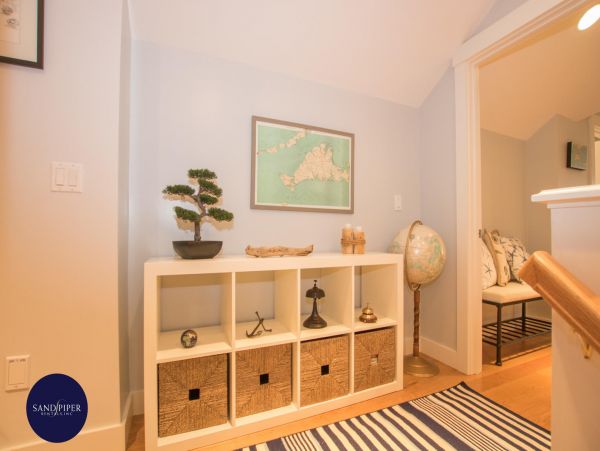 Cape Cod Home 995350