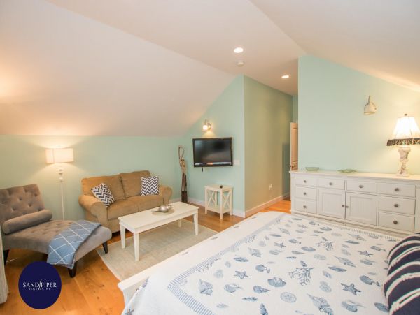 Cape Cod Home 995350
