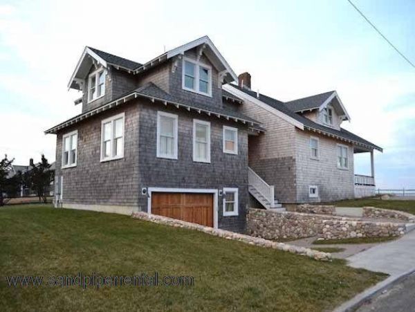 Cape Cod Home 995350