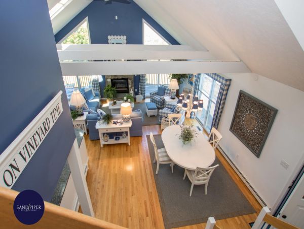 Cape Cod Home 995351