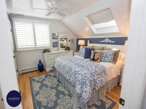 Cape Cod Home 995351