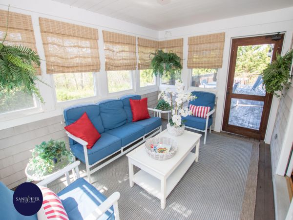 Cape Cod Home 995351