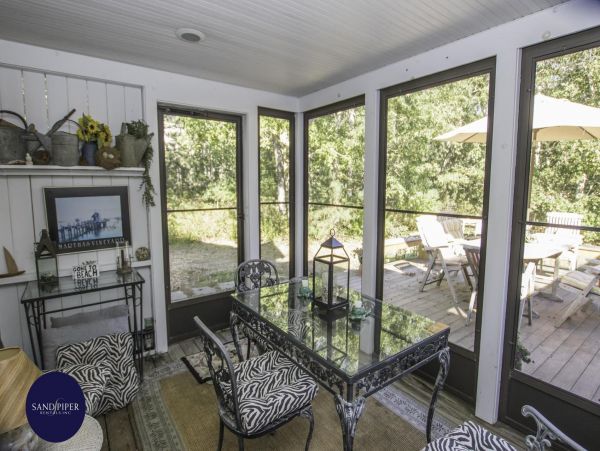 Cape Cod Home 995353