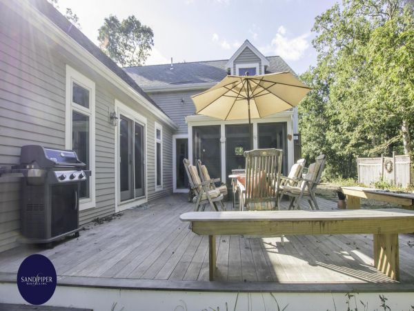 Cape Cod Home 995353