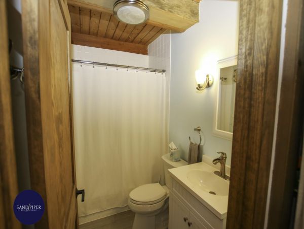 Cape Cod Home 995354