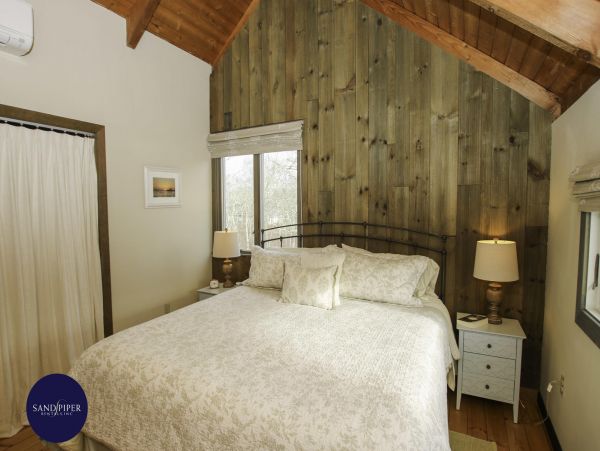 Cape Cod Home 995354