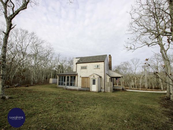 Cape Cod Home 995354