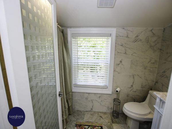 Cape Cod Home 995355