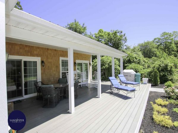 Cape Cod Home 995355